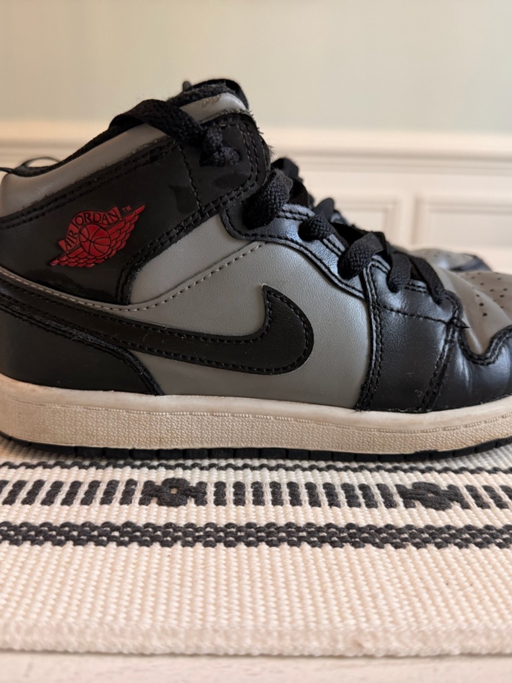 Jordan Kids' Mid-Top Sneakers - Black/Grey with Red Logo